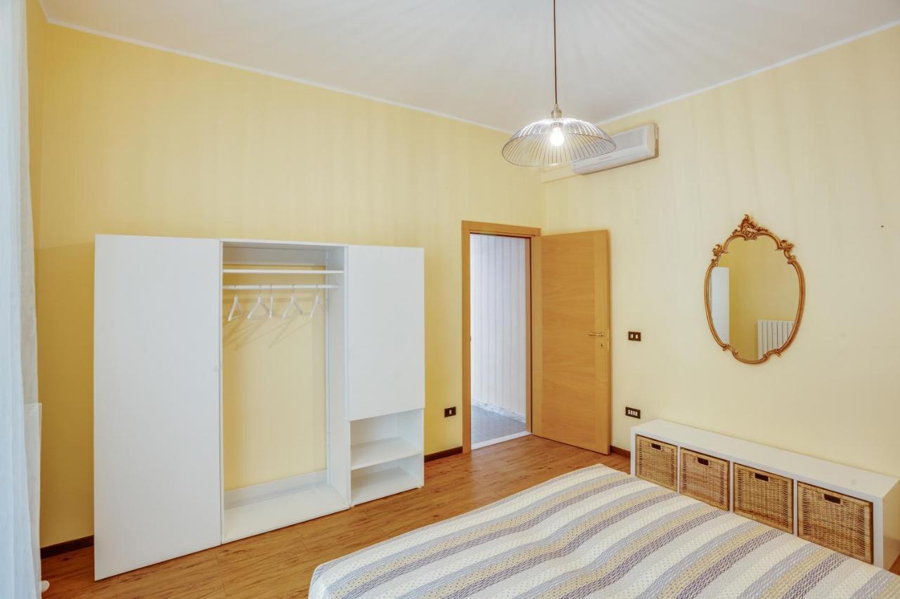 Rosamare Elegant Apartment Полиняно а Маре Екстериор снимка