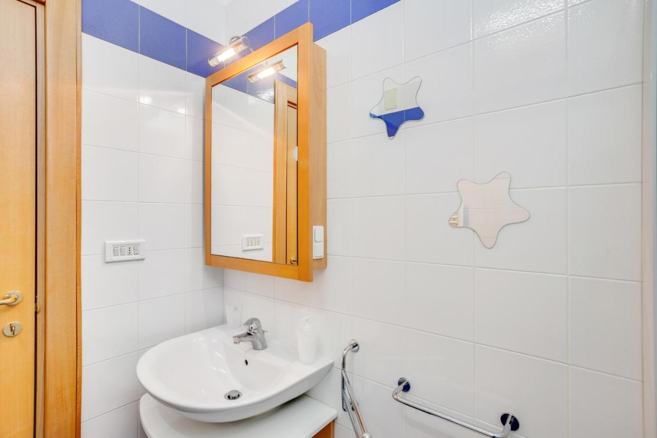 Rosamare Elegant Apartment Полиняно а Маре Екстериор снимка