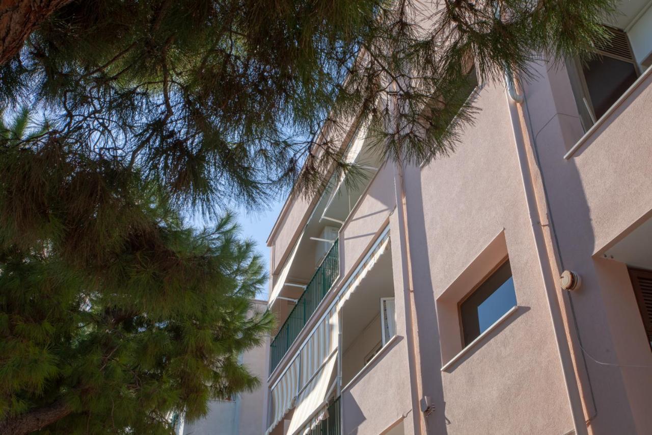 Rosamare Elegant Apartment Полиняно а Маре Екстериор снимка